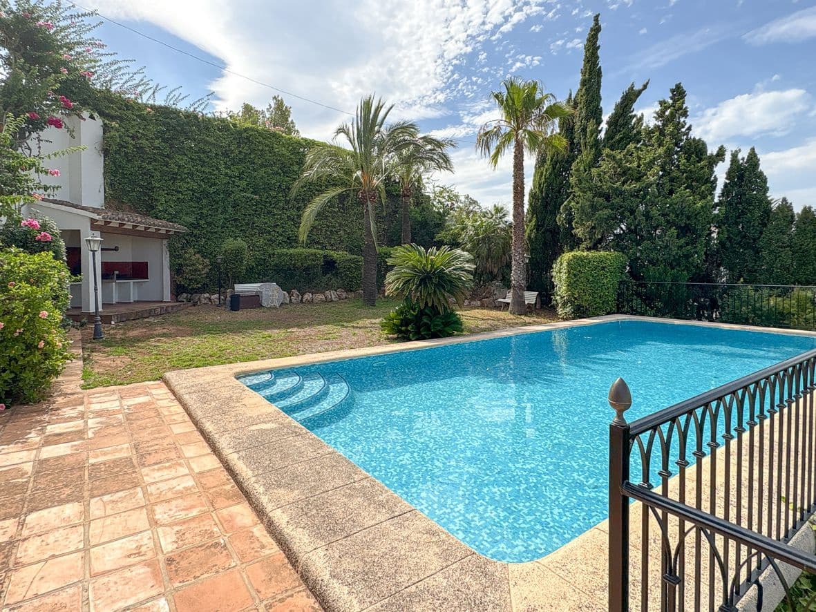 4 bedroom Villa for sale in Denia with pool garage - € 1,150,000 (Ref: 9867908)