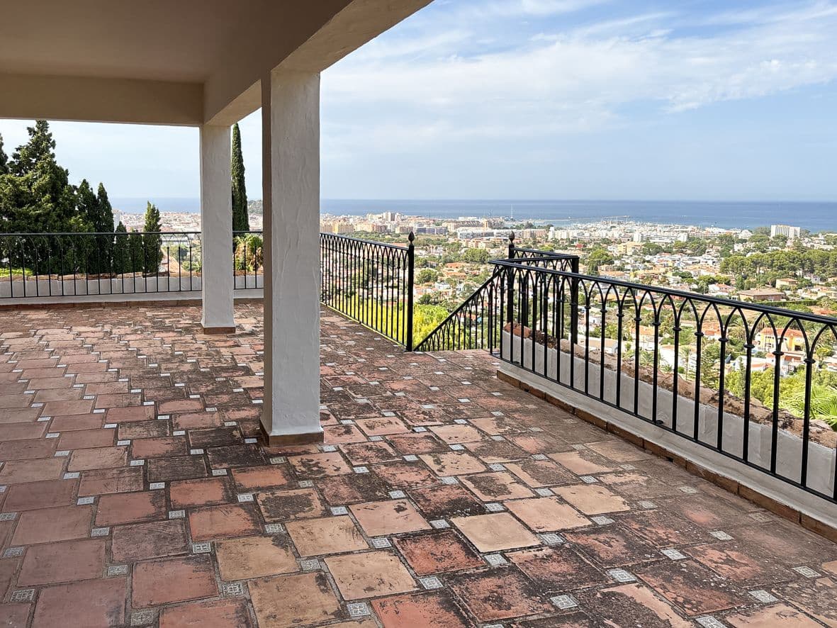 4 bedroom Villa for sale in Denia with pool garage - € 1,150,000 (Ref: 9867908)