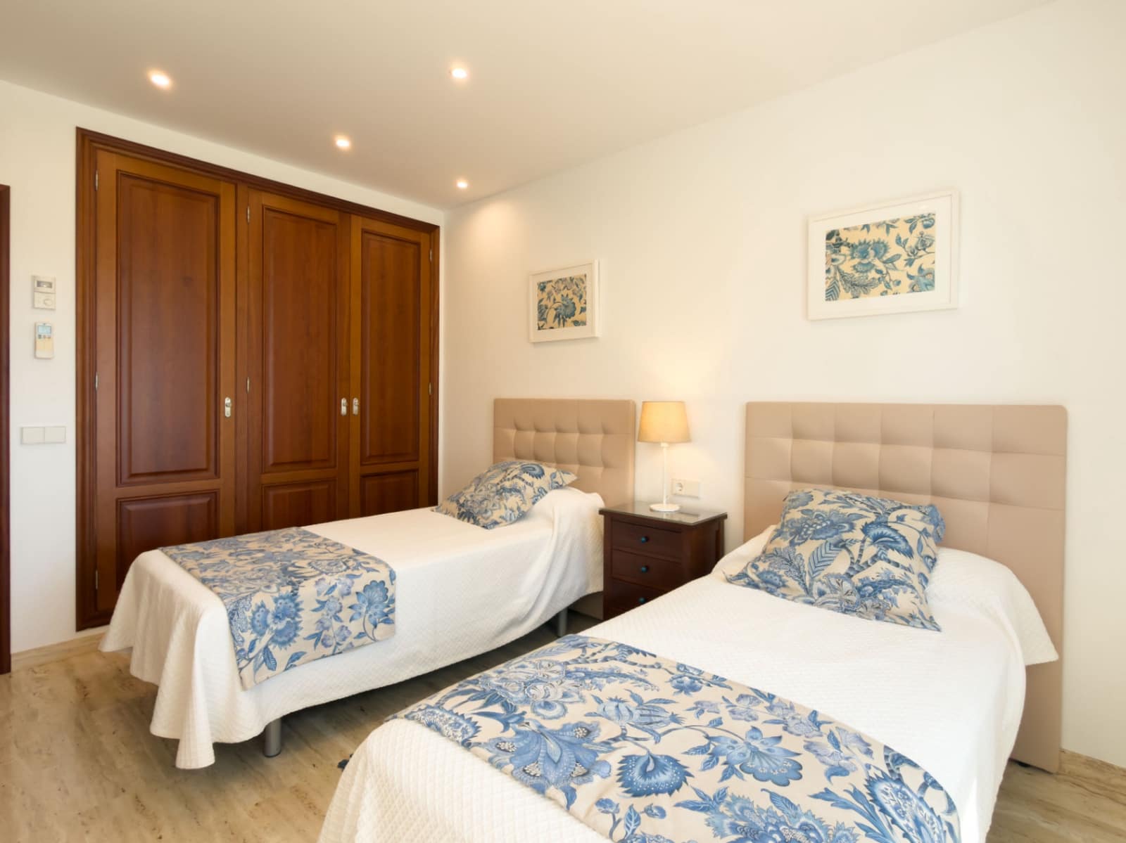 5 bedroom Villa for sale in Calpe / Calp with pool garage - € 3,150,000 (Ref: 9877013)