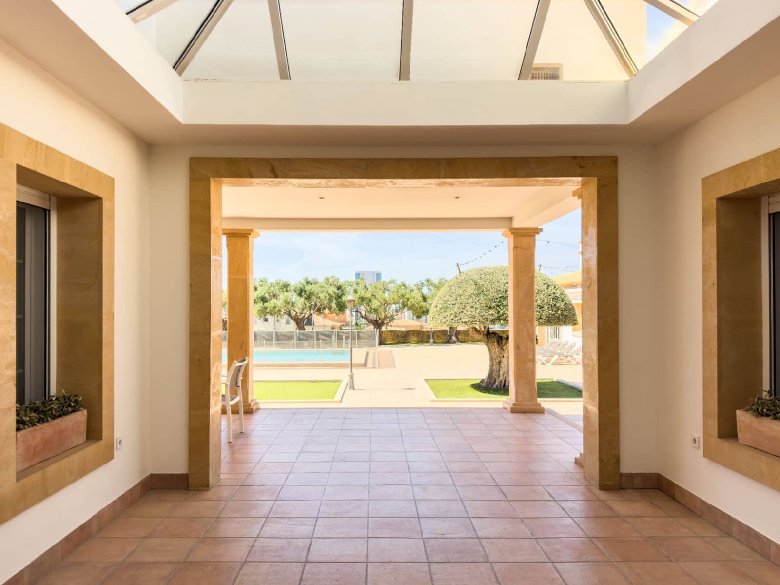 5 bedroom Villa for sale in Calpe / Calp with pool garage - € 3,150,000 (Ref: 9877013)