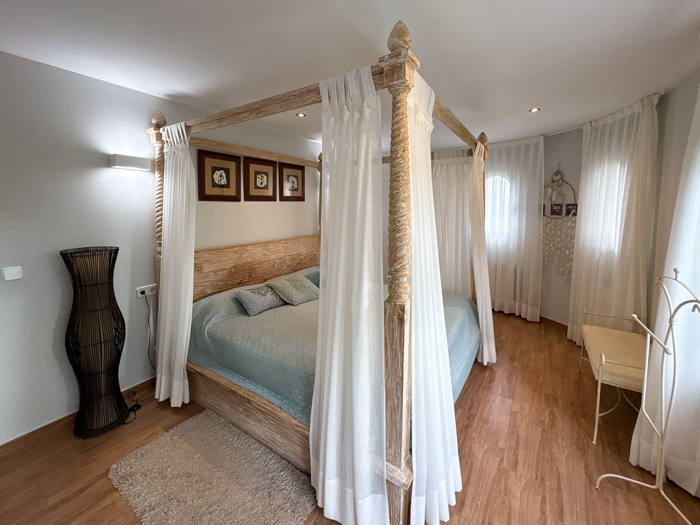 3 bedroom Villa for sale in Pinosol with garage - € 630,000 (Ref: 9935334)