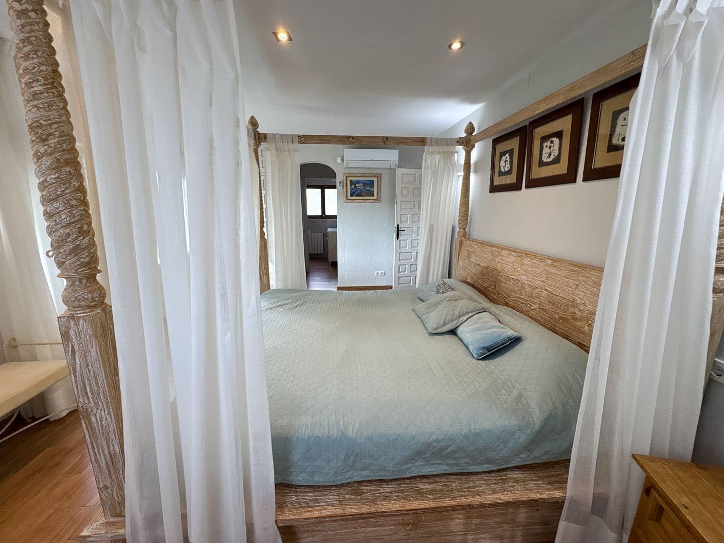 3 bedroom Villa for sale in Pinosol with garage - € 630,000 (Ref: 9935334)