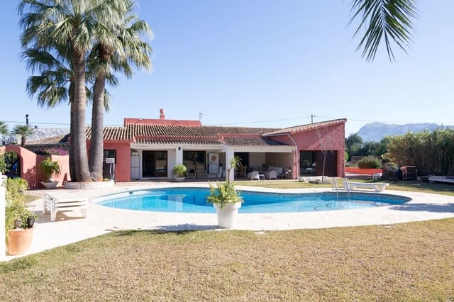 Chalet de 4 habitaciones en Dénia en venta - 895.000 € (Ref: 9935340)