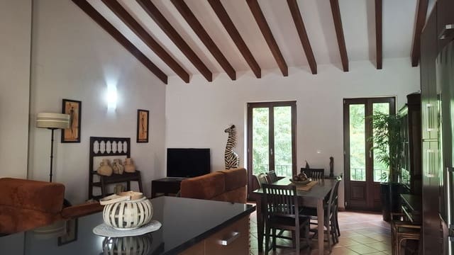 4 makuuhuone Omakotitalo myytävänä paikassa Centro Urbano, Dénia - 456 000 € (Ref: 9935342)