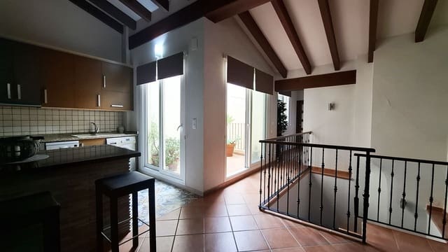 4 makuuhuone Omakotitalo myytävänä paikassa Centro Urbano, Dénia - 456 000 € (Ref: 9935342)