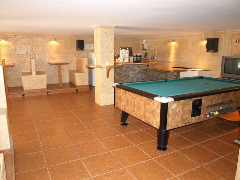 Villa for sale in Denia - € 899,000 (Ref: 9935346)
