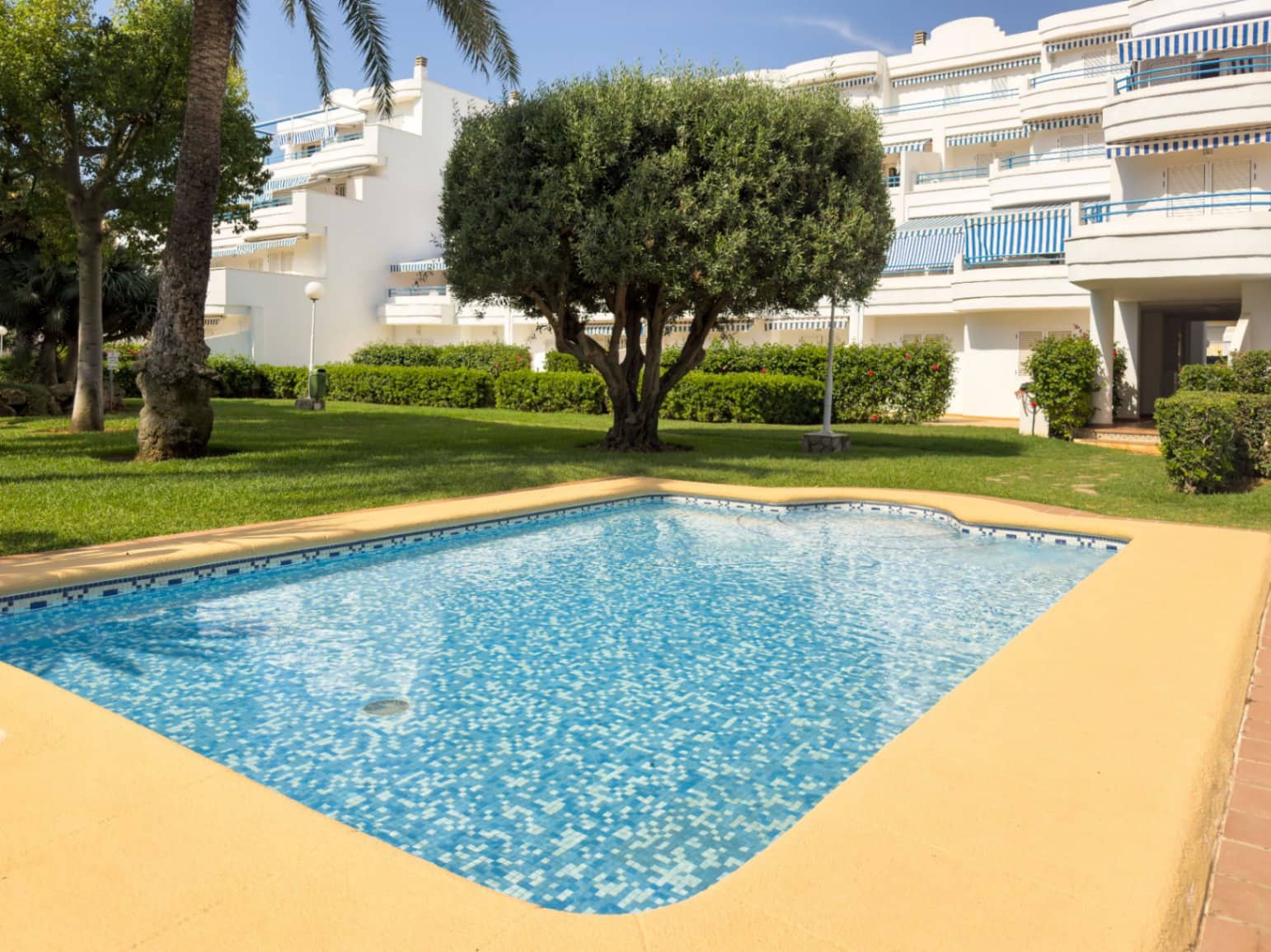 2 bedroom Apartment for sale in Denia with pool garage - € 360,000 (Ref: 9938972)