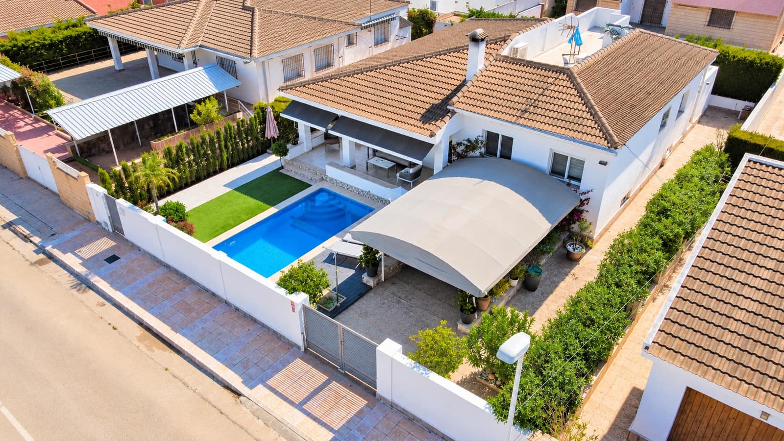 4 bedroom Villa for sale in Mar de Cristal with pool garage - € 550,000 (Ref: 10076998)