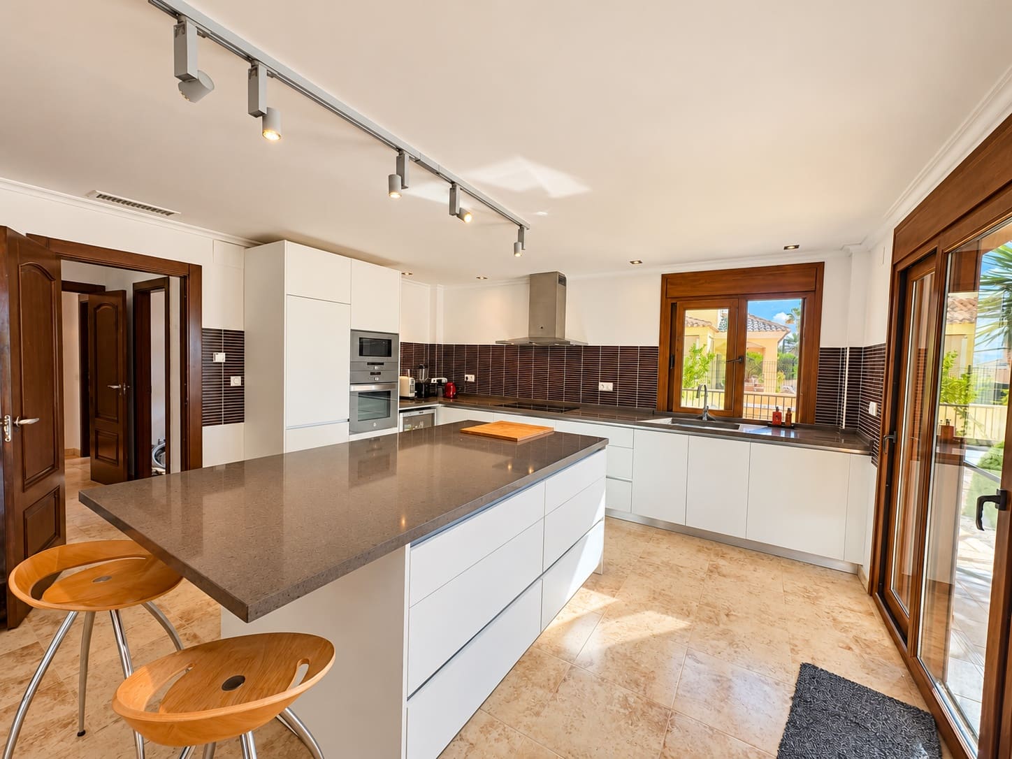 5 sypialnia Willa na sprzedaż w Banos y Mendigo z basenem garażem - 995 000 € (Ref: 10163957)