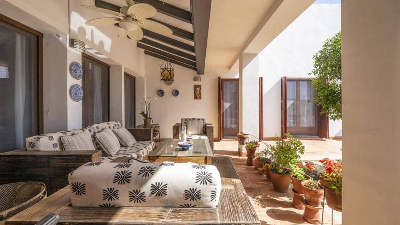 5 soverom Villa til salgs i El Valle Golf Resort med svømmebasseng garasje - € 789 000 (Ref: 10185284)