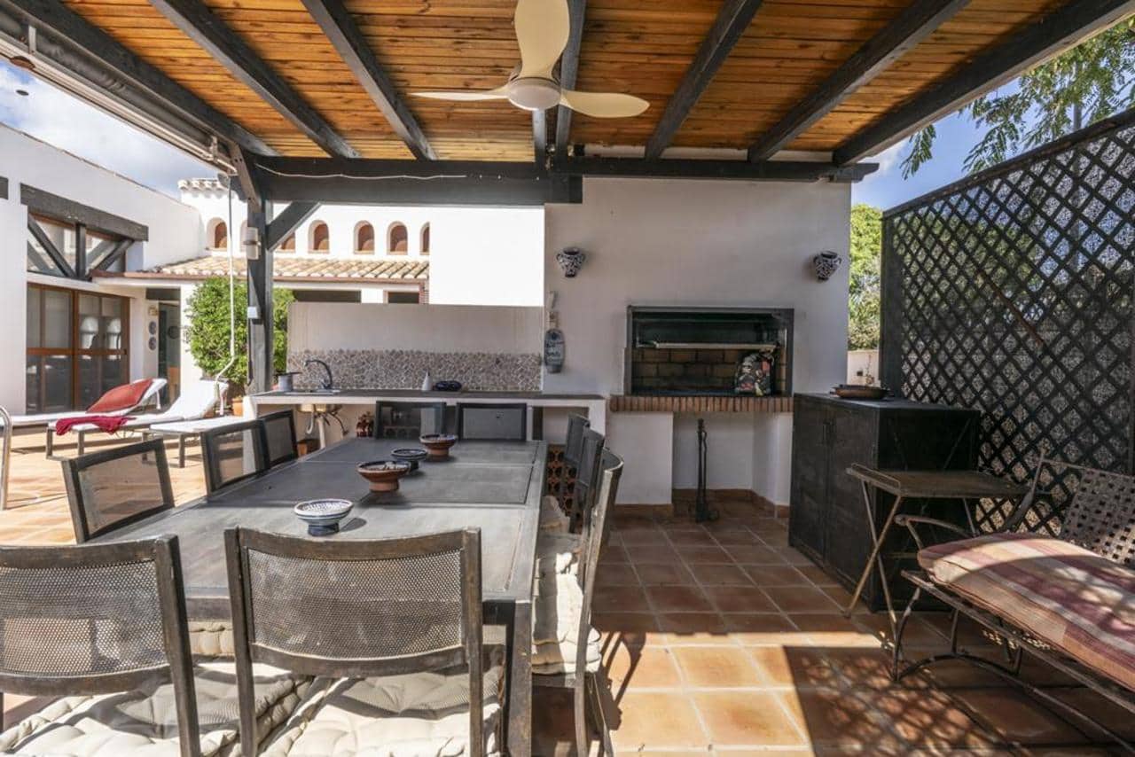5 soverom Villa til salgs i El Valle Golf Resort med svømmebasseng garasje - € 789 000 (Ref: 10185284)