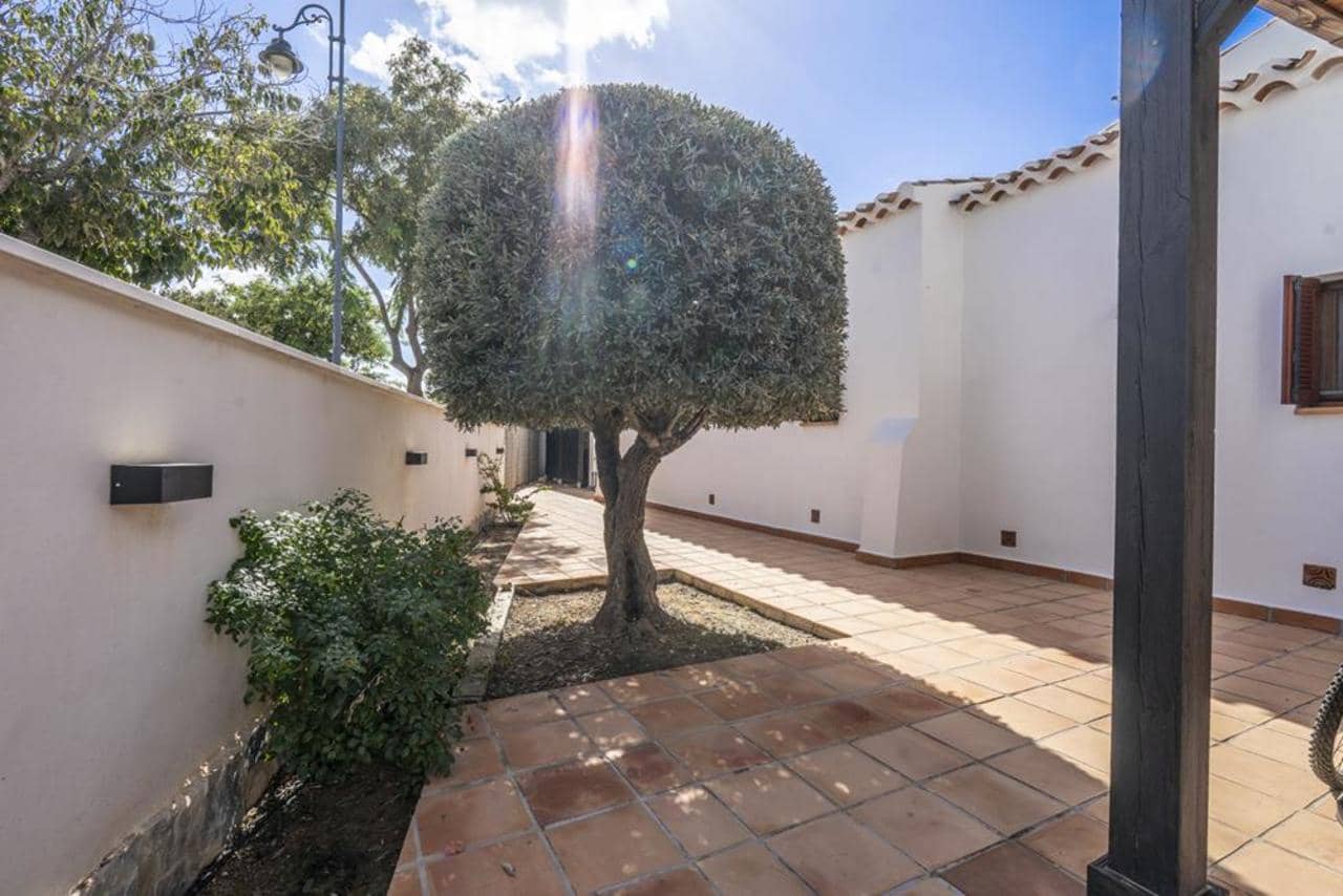 5 soverom Villa til salgs i El Valle Golf Resort med svømmebasseng garasje - € 789 000 (Ref: 10185284)
