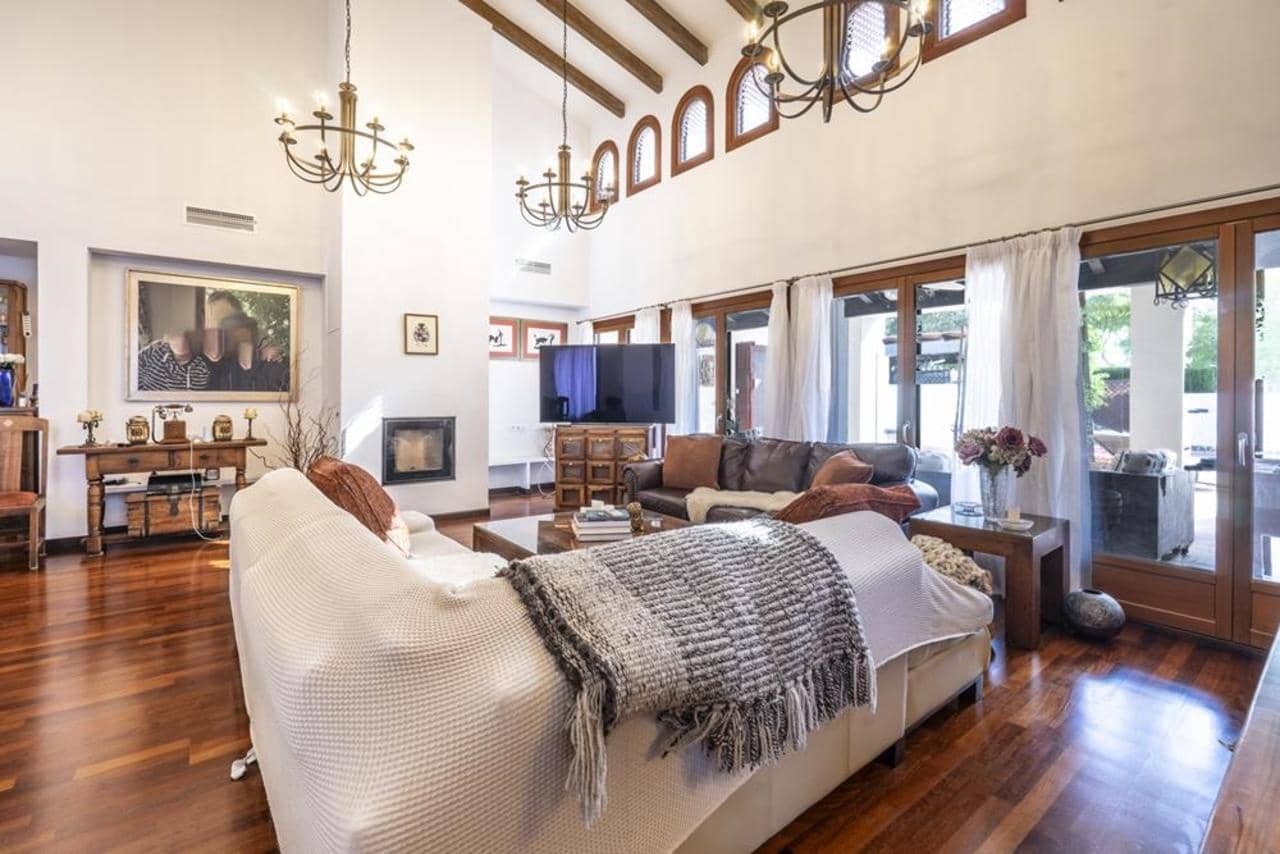 5 soverom Villa til salgs i El Valle Golf Resort med svømmebasseng garasje - € 789 000 (Ref: 10185284)