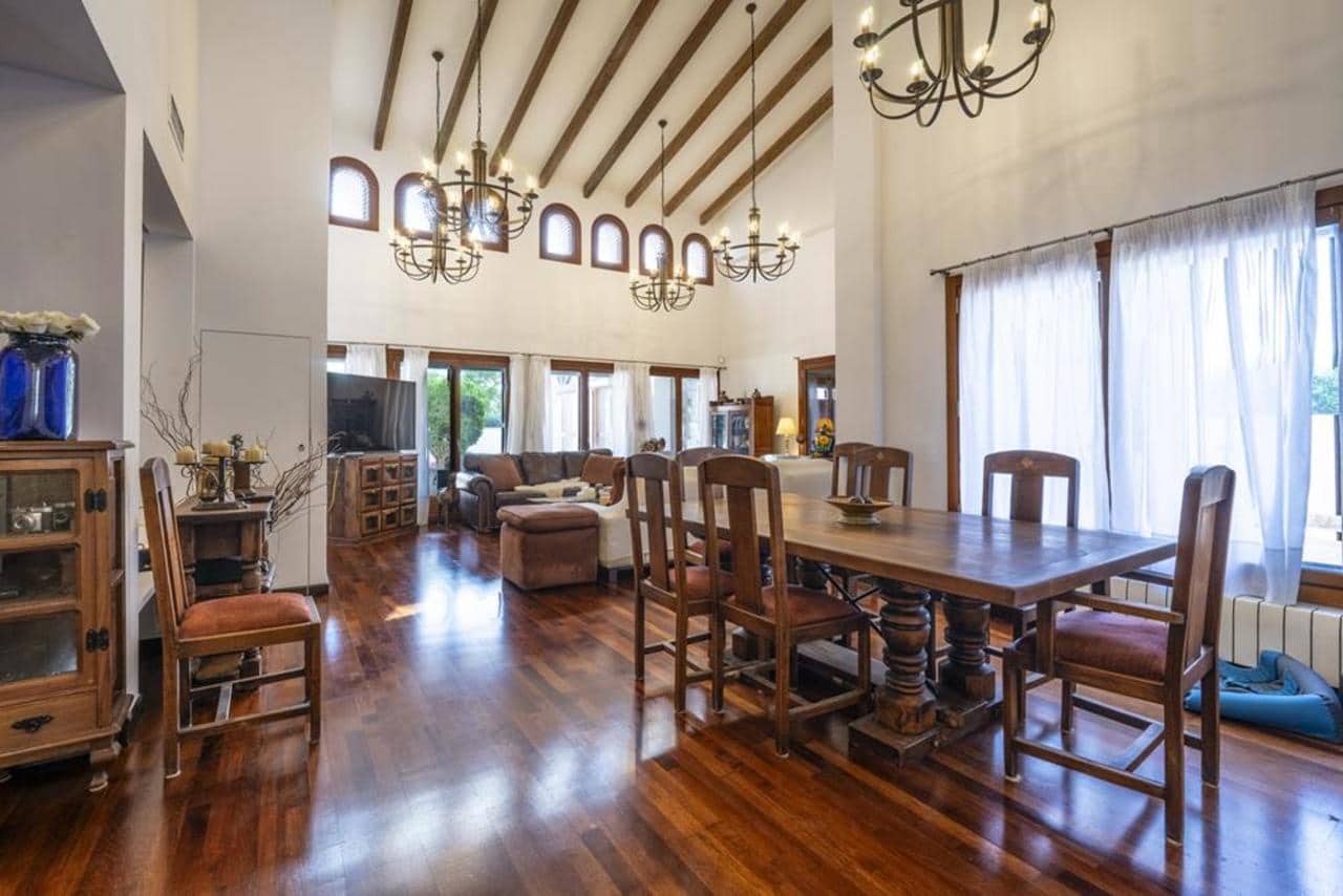 5 soverom Villa til salgs i El Valle Golf Resort med svømmebasseng garasje - € 789 000 (Ref: 10185284)
