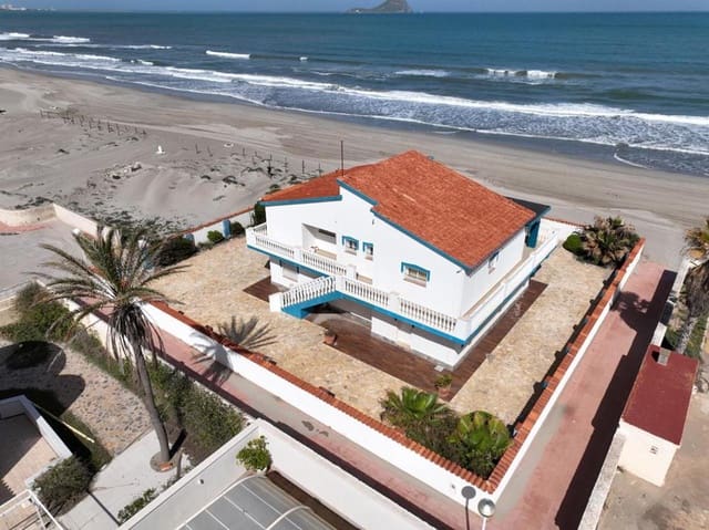 Chalet de 6 habitaciones en La Manga del Mar Menor en venta - 949.999 € (Ref: 8868831)