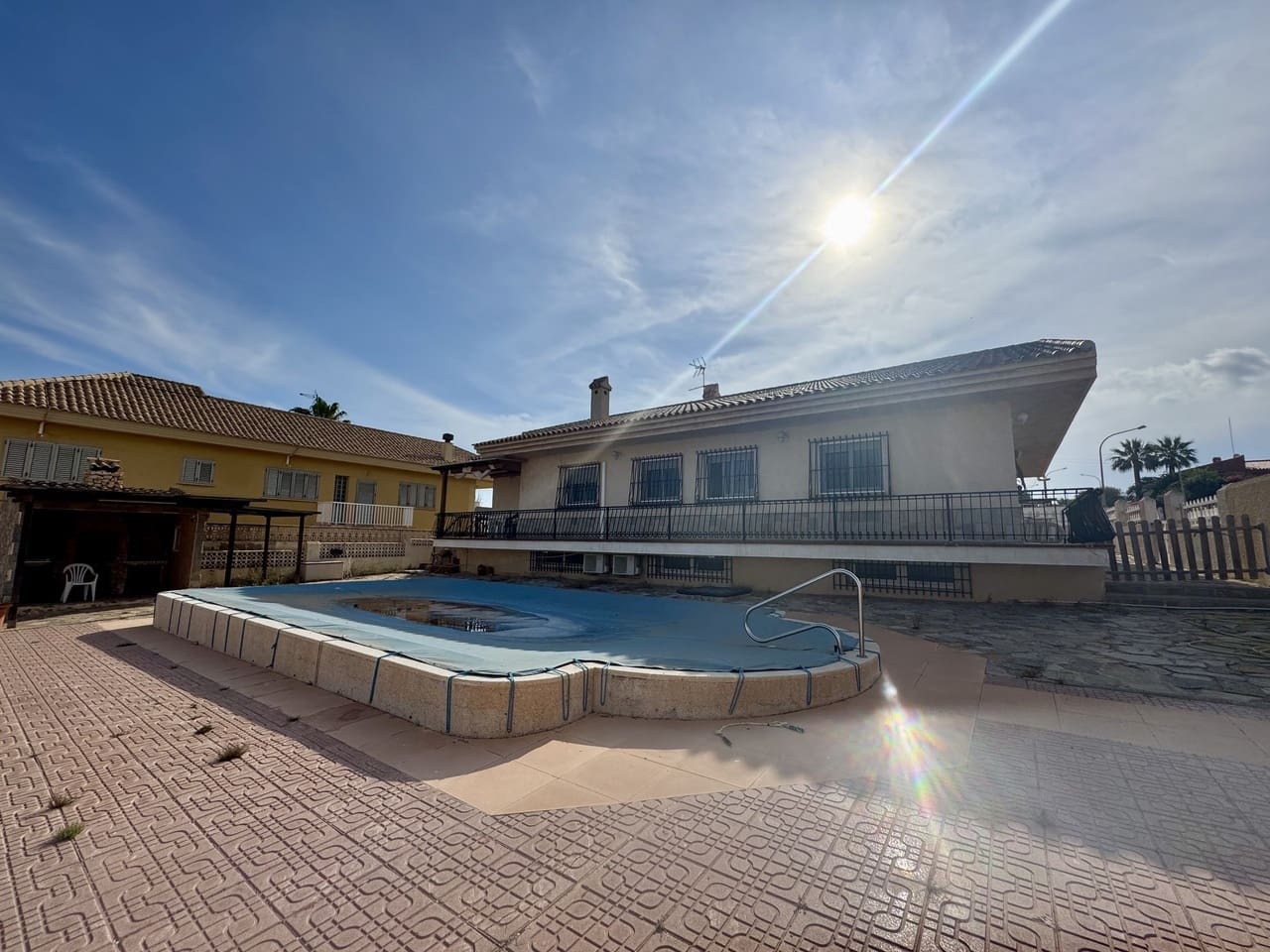 5 makuuhuone Huvila myytävänä paikassa Mar de Cristal mukana uima-altaan - 465 000 € (Ref: 9076354)