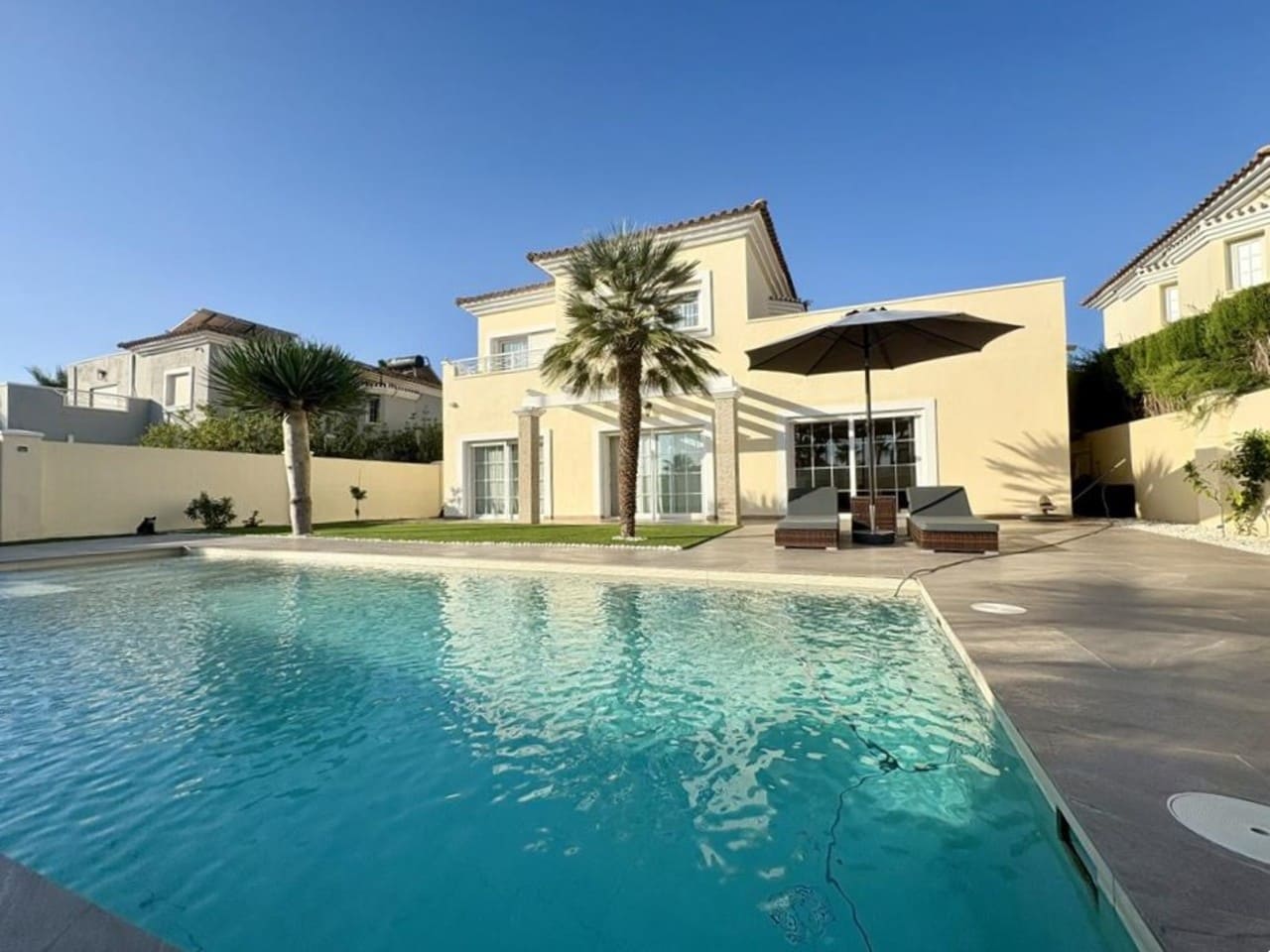 Chalet de 4 habitaciones en Baños y Mendigo en venta con piscina garaje - 475.000 € (Ref: 9158111)