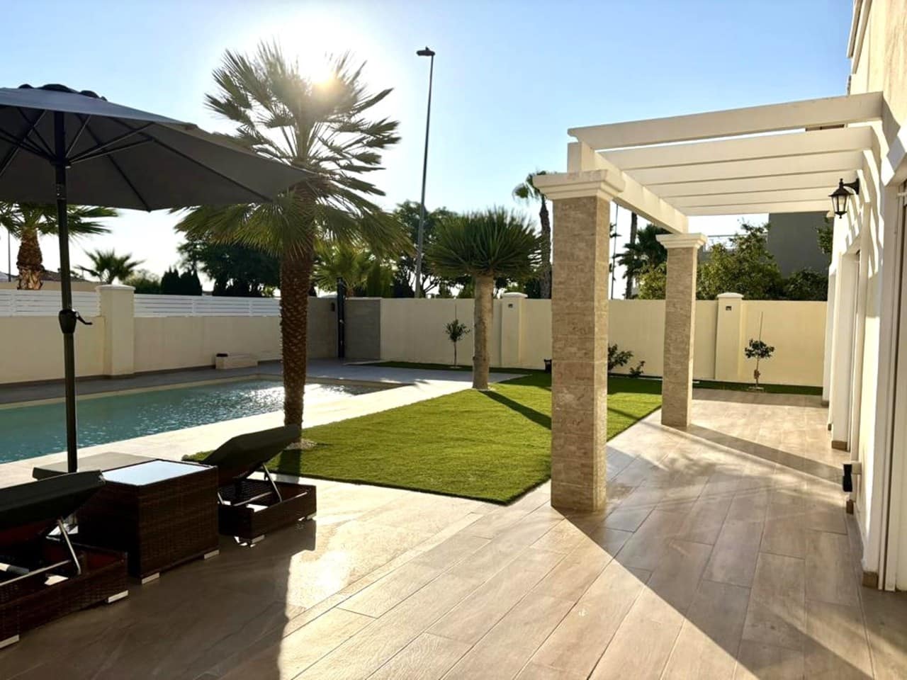 Chalet de 4 habitaciones en Baños y Mendigo en venta con piscina garaje - 475.000 € (Ref: 9158111)