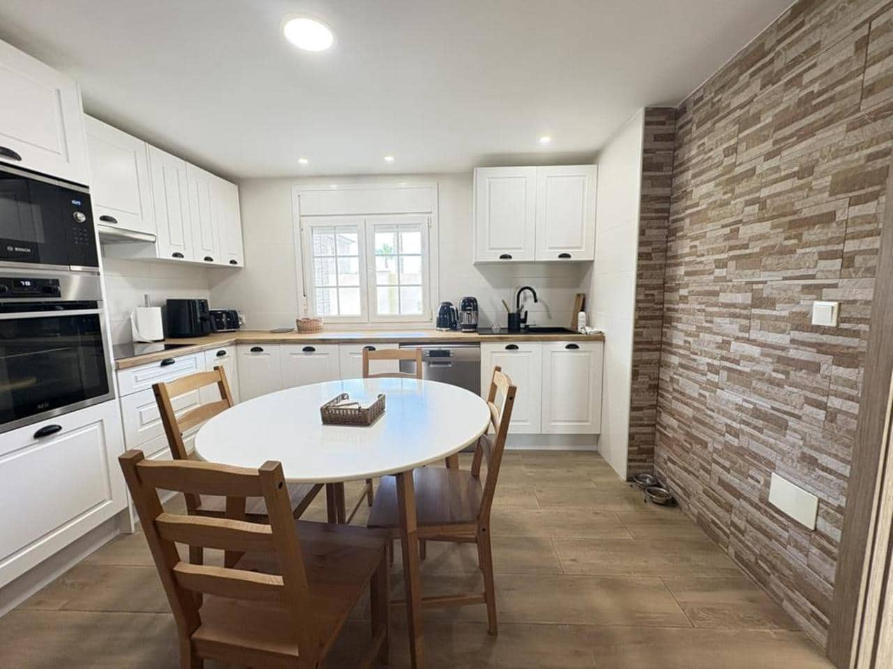 Chalet de 4 habitaciones en Baños y Mendigo en venta con piscina garaje - 475.000 € (Ref: 9158111)