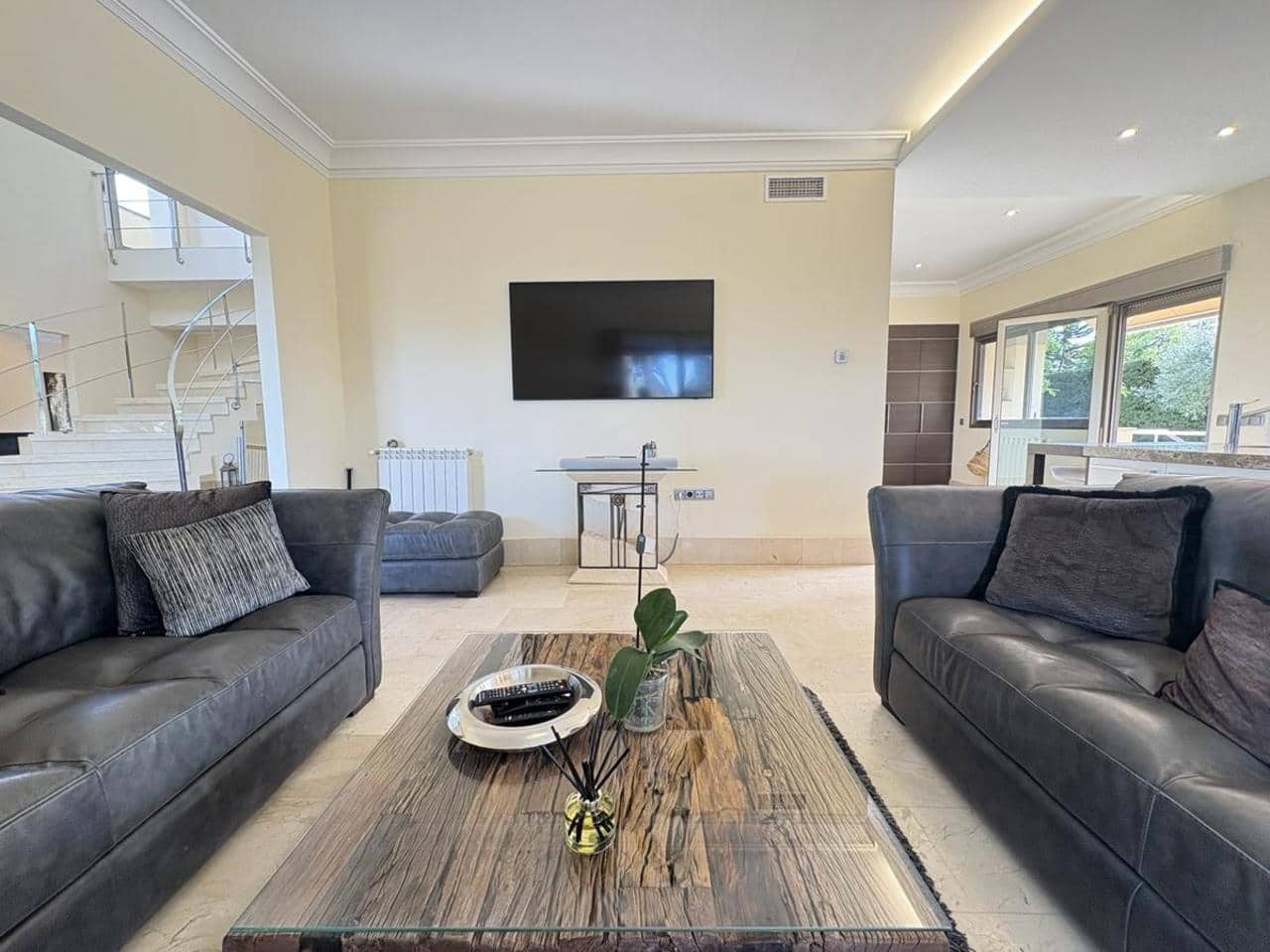 5 sypialnia Willa na sprzedaż w La Alcayna z basenem garażem - 1 300 000 € (Ref: 9377944)