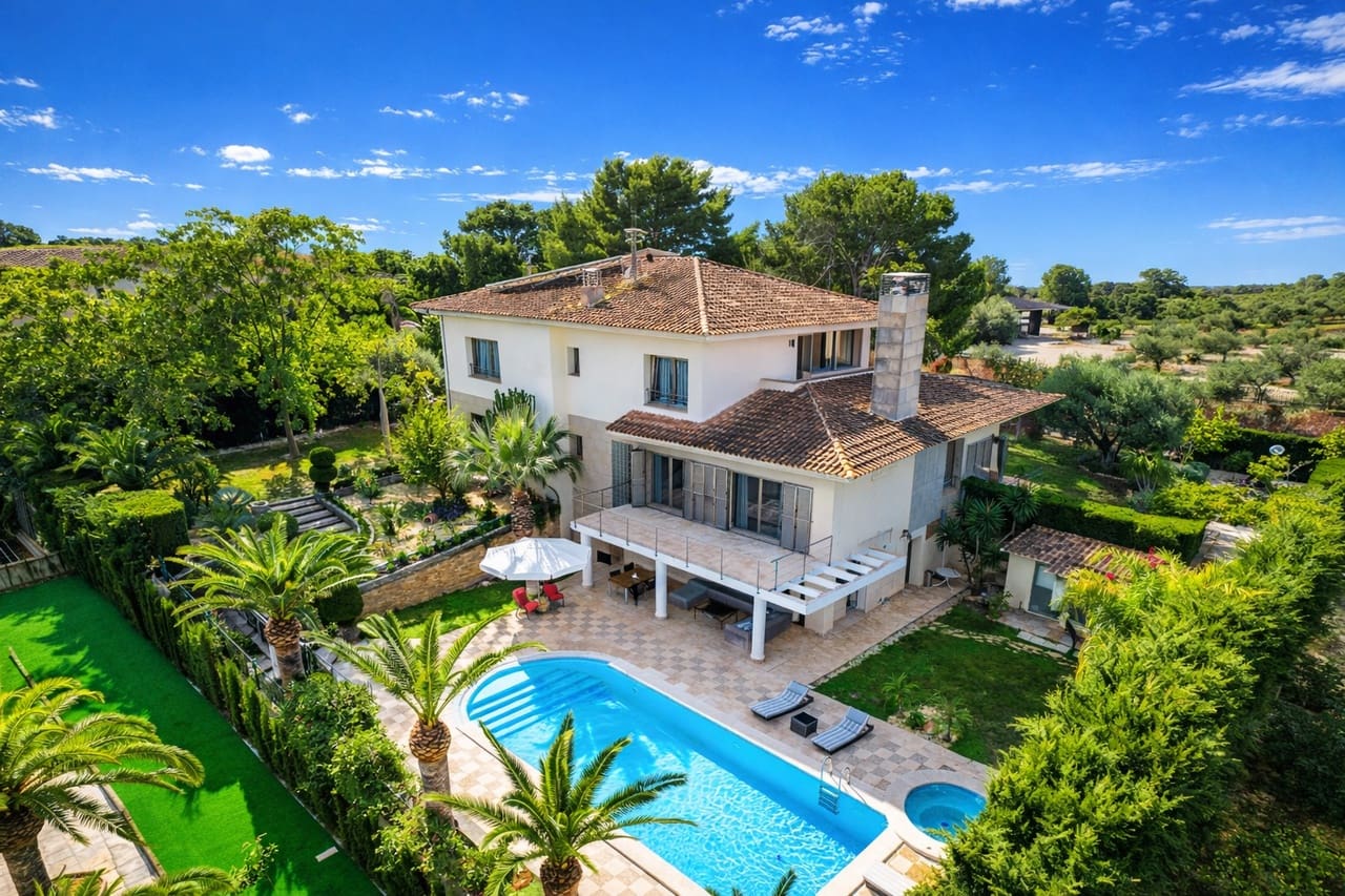 5 bedroom Villa for sale in La Alcayna with pool garage - € 1,300,000 (Ref: 9377944)