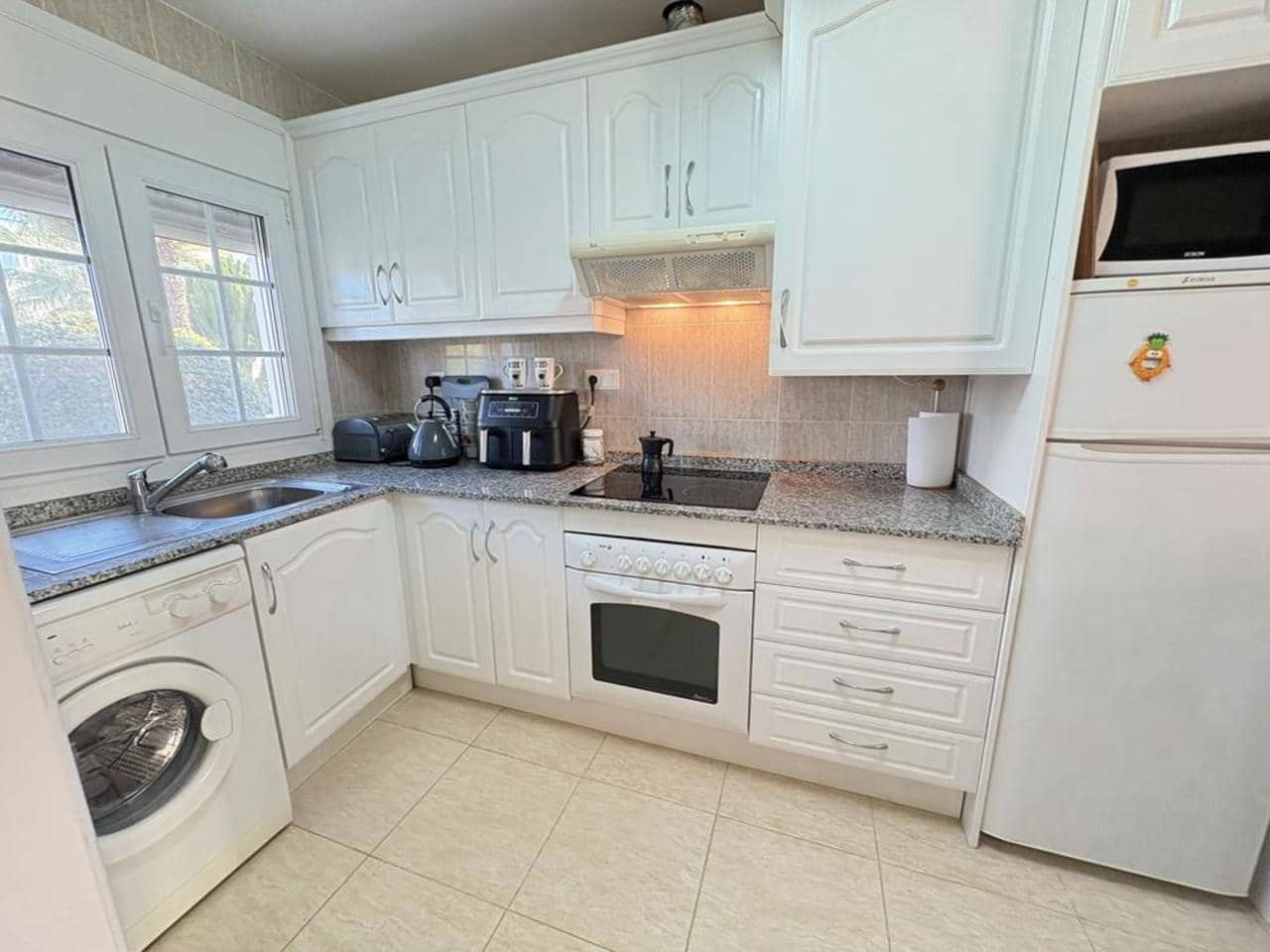 2 bedroom Villa for sale in Banos y Mendigo with pool garage - € 175,000 (Ref: 9384829)