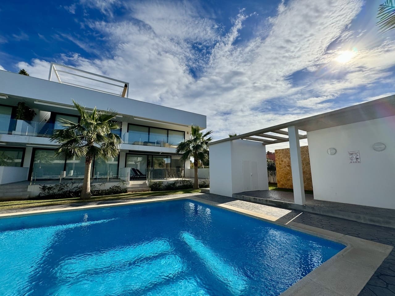 3 bedroom Apartment for sale in Mar de Cristal with pool - € 330,000 (Ref: 9390719)