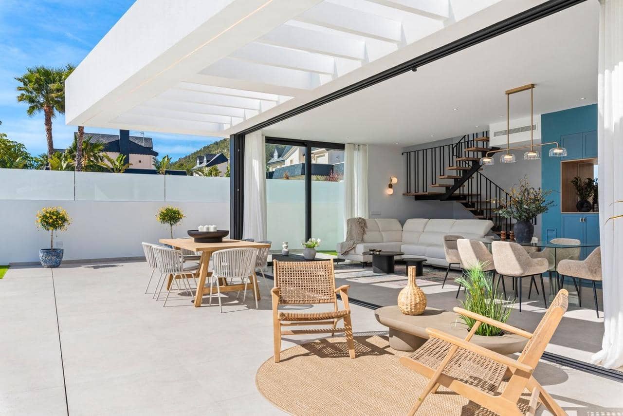 3 bedroom Villa for sale in Polop with pool - € 860,000 (Ref: 9414040)