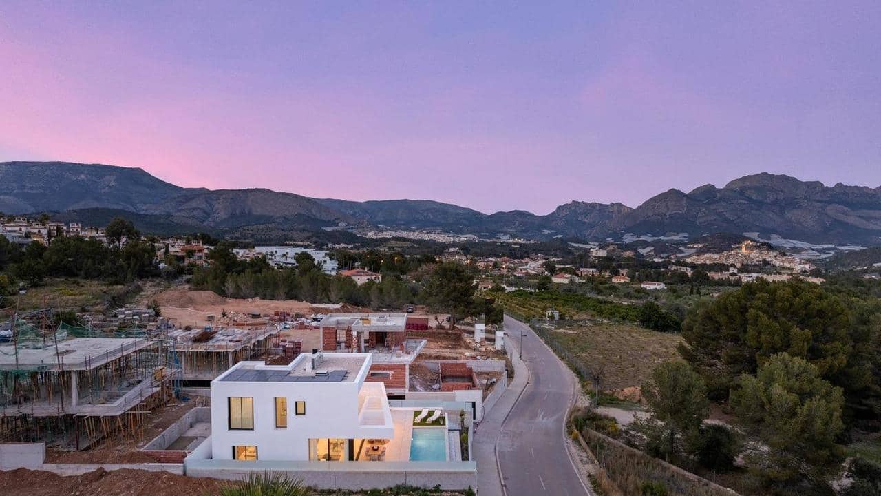 3 bedroom Villa for sale in Polop with pool - € 860,000 (Ref: 9414040)