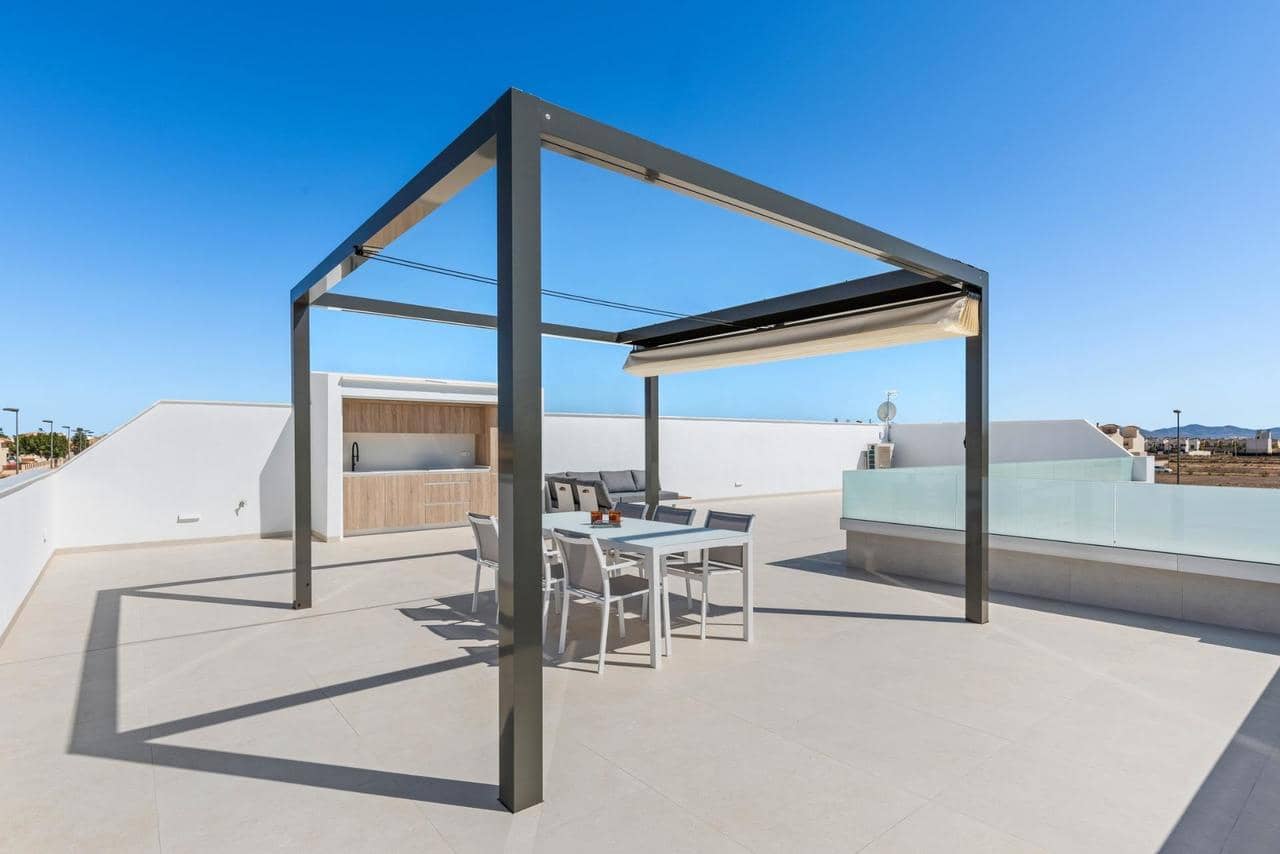 3 bedroom Villa for sale in Los Alcazares with pool - € 689,900 (Ref: 9497153)