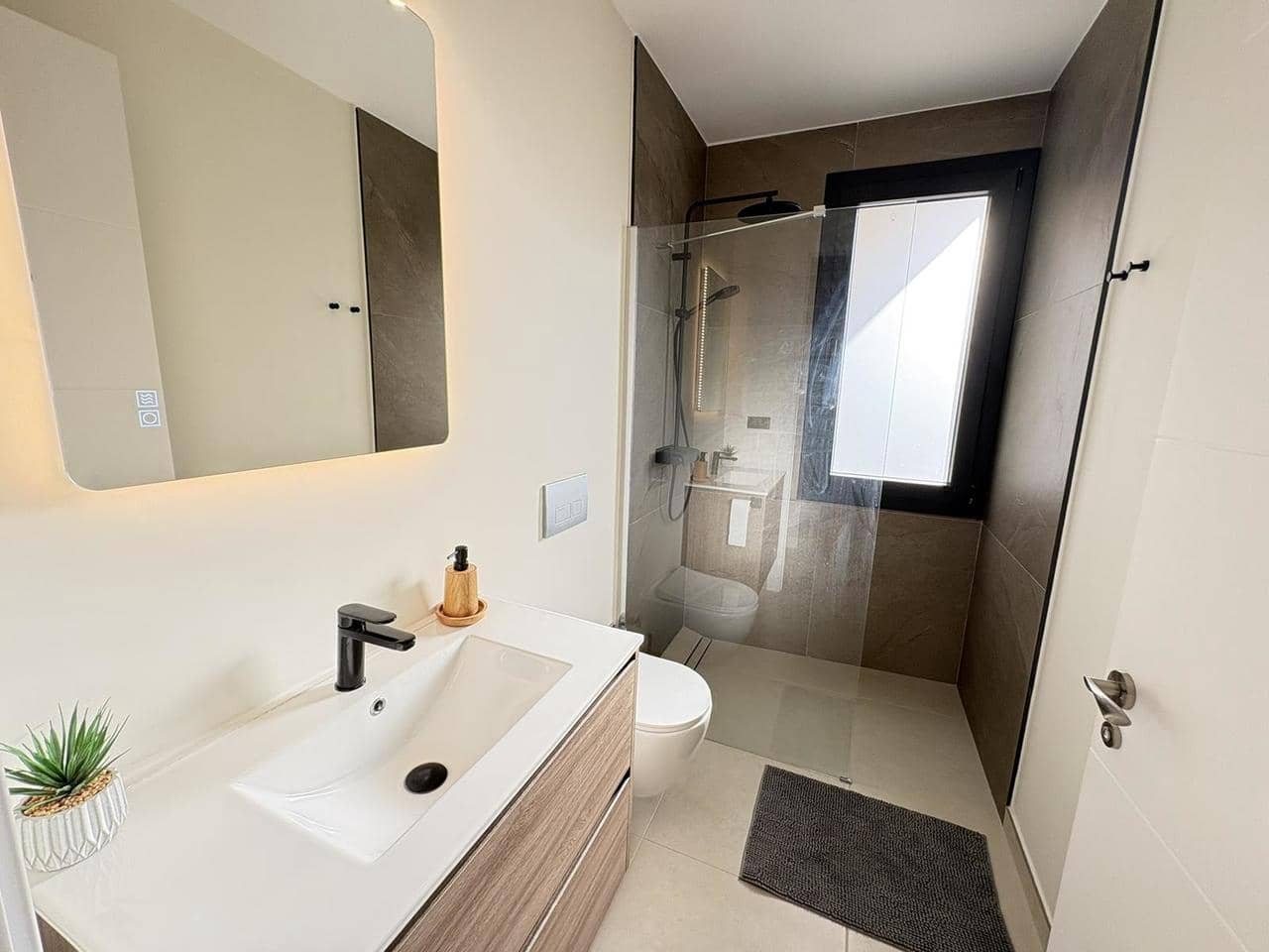 4 bedroom Villa for sale in Banos y Mendigo with pool garage - € 595,000 (Ref: 9500032)