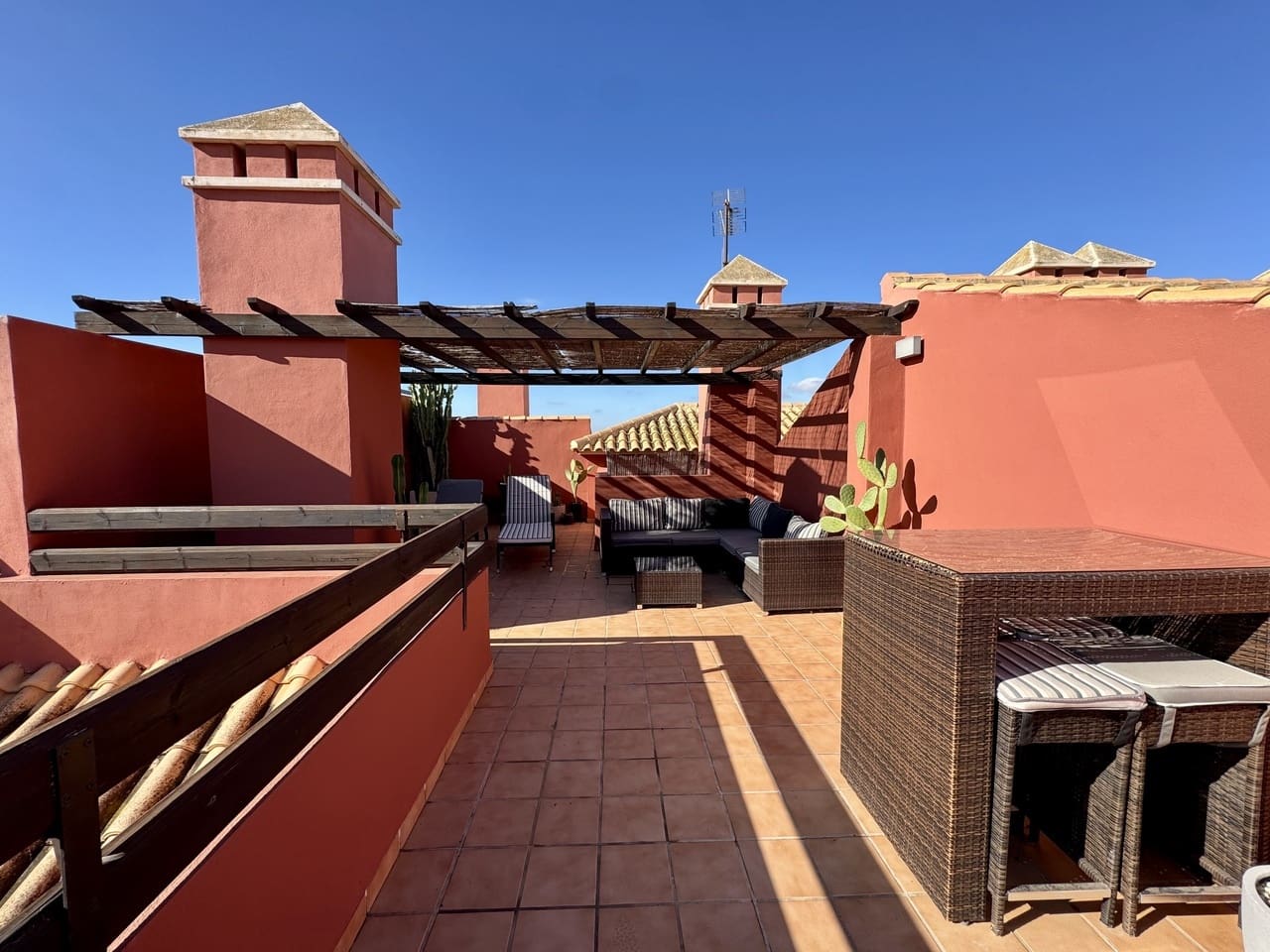 2 chambre Penthouse à vendre à Mar de Cristal avec piscine - 175 000 € (Ref: 9502094)