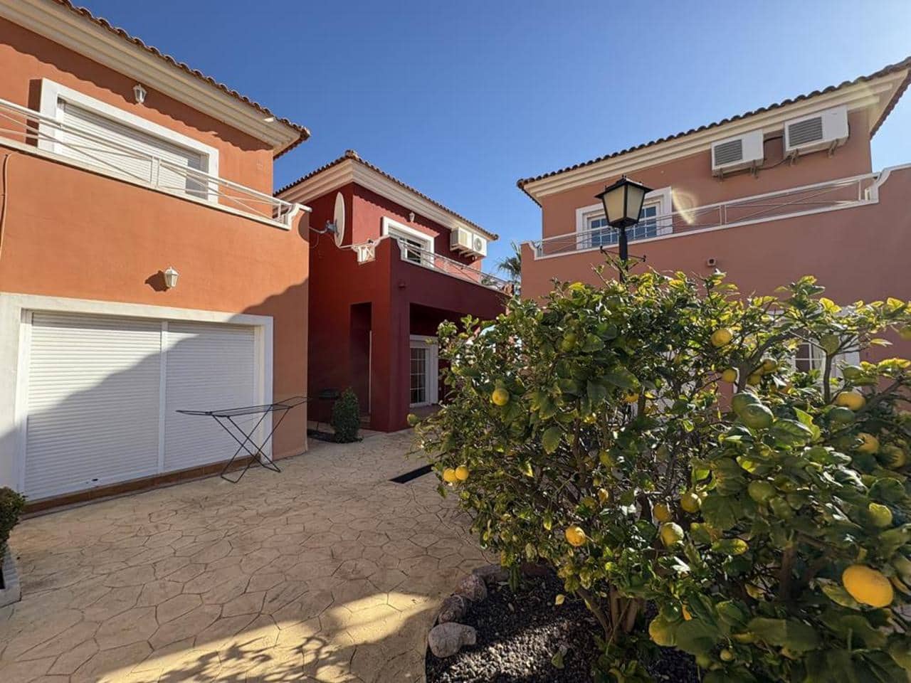 2 soveværelse Villa til leje i Banos y Mendigo med swimmingpool - € 750 (Ref: 9566830)