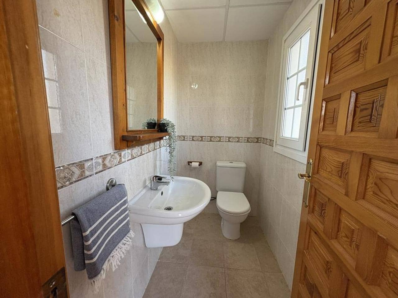 2 soveværelse Villa til leje i Banos y Mendigo med swimmingpool - € 750 (Ref: 9566830)