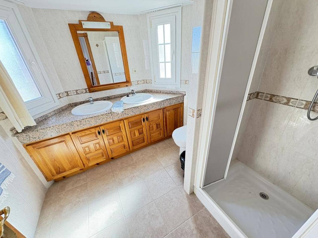 2 soveværelse Villa til leje i Banos y Mendigo med swimmingpool - € 750 (Ref: 9566830)