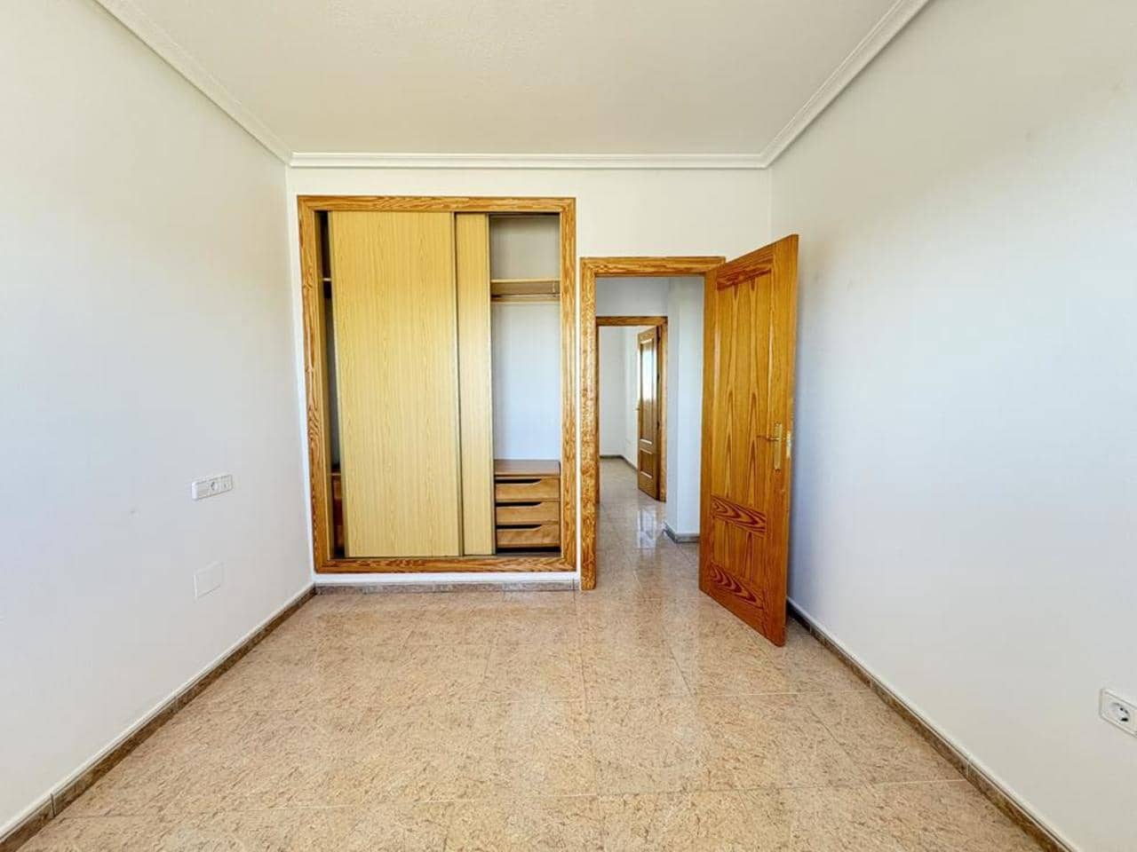 2 soveværelse Lejlighed til salg i Gea y Truyols med swimmingpool - € 80.000 (Ref: 9610695)