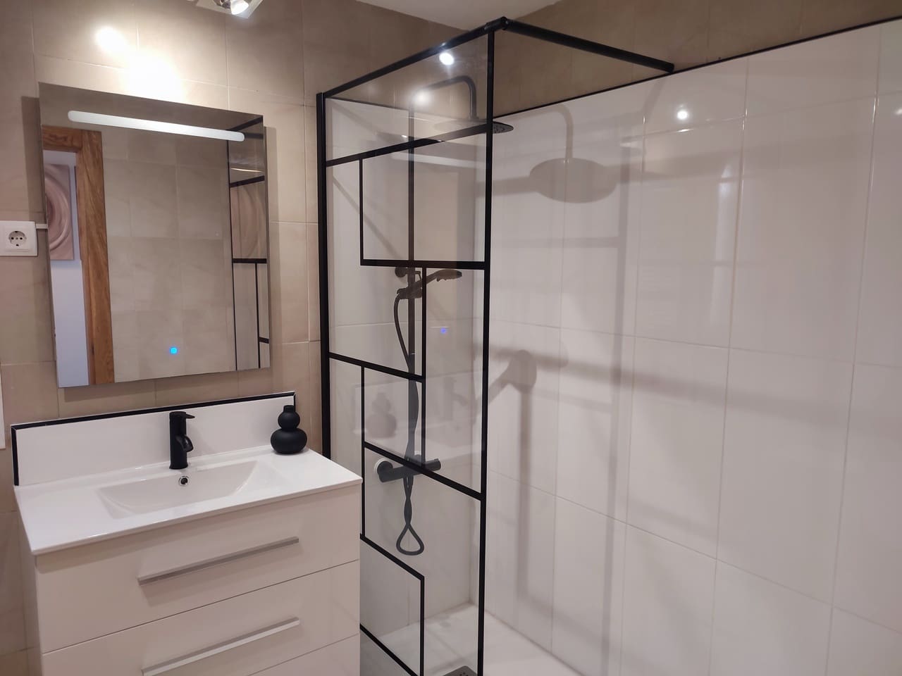 2 makuuhuone Huoneisto myytävänä paikassa Avileses mukana uima-altaan - 179 995 € (Ref: 9679690)