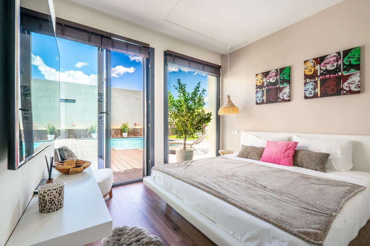 2 bedroom Villa for sale in Algezares with pool garage - € 489,000 (Ref: 9772390)