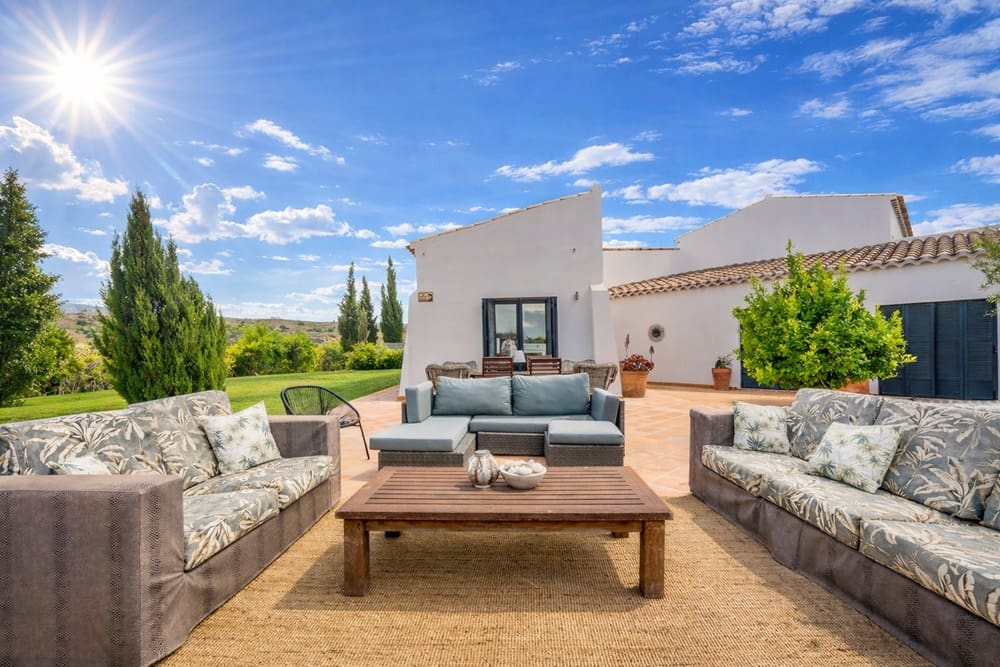 5 quarto Moradia para venda em El Valle Golf Resort com piscina garagem - 899 000 € (Ref: 9772394)