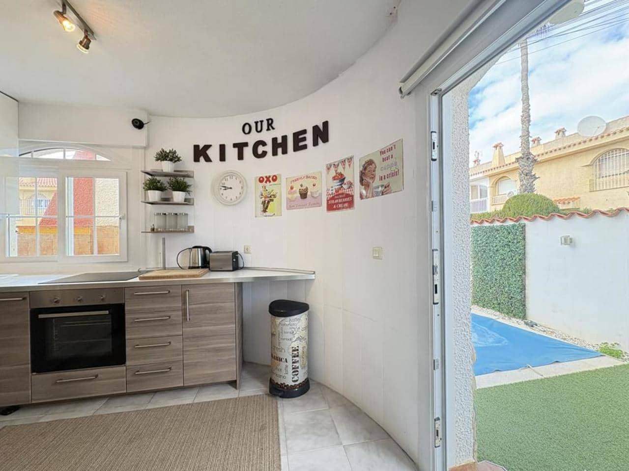 2 bedroom Townhouse for sale in Los Urrutias with pool garage - € 160,000 (Ref: 9772408)