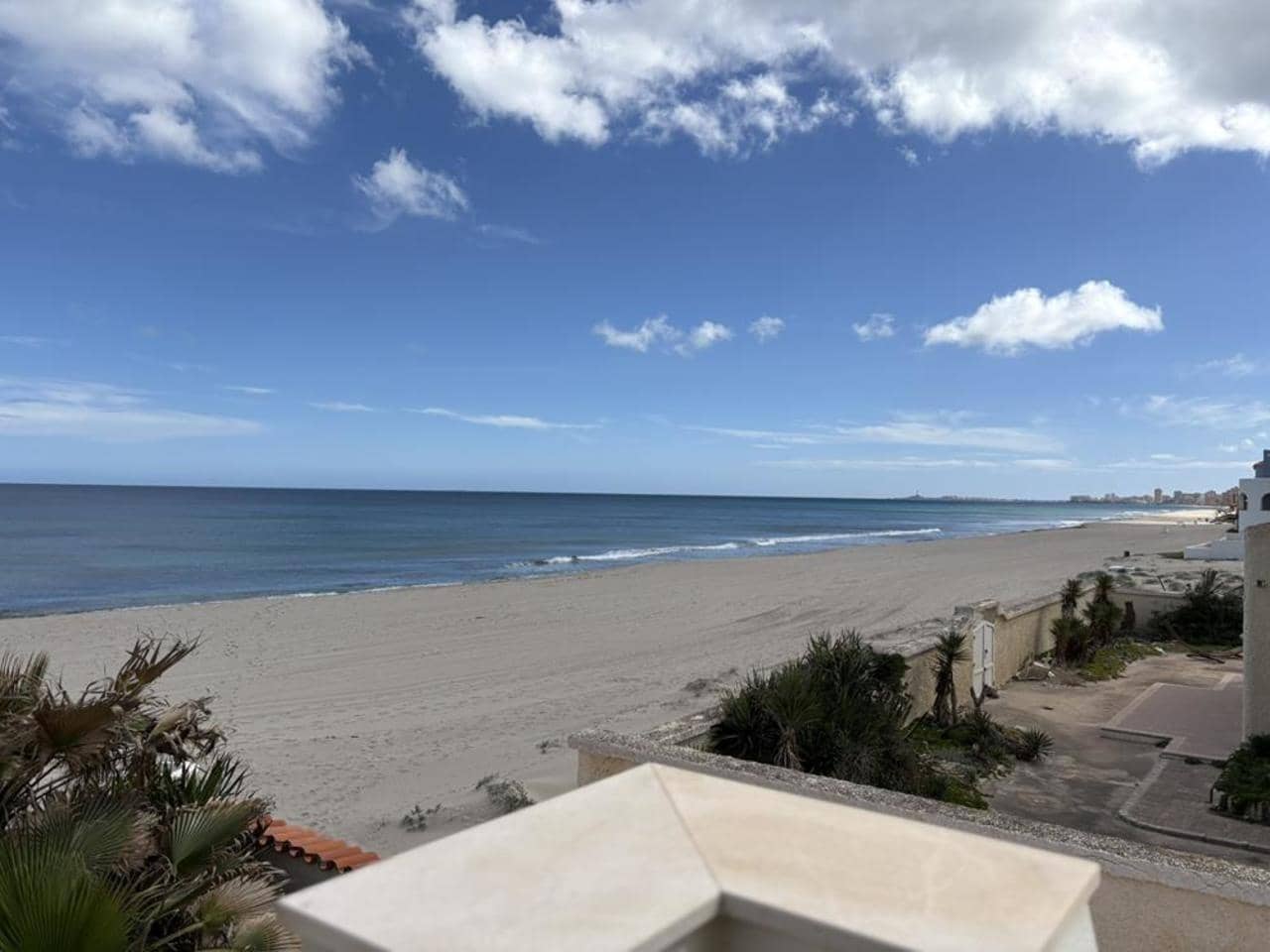 6 bedroom Villa for sale in La Manga del Mar Menor - € 995,000 (Ref: 9772409)