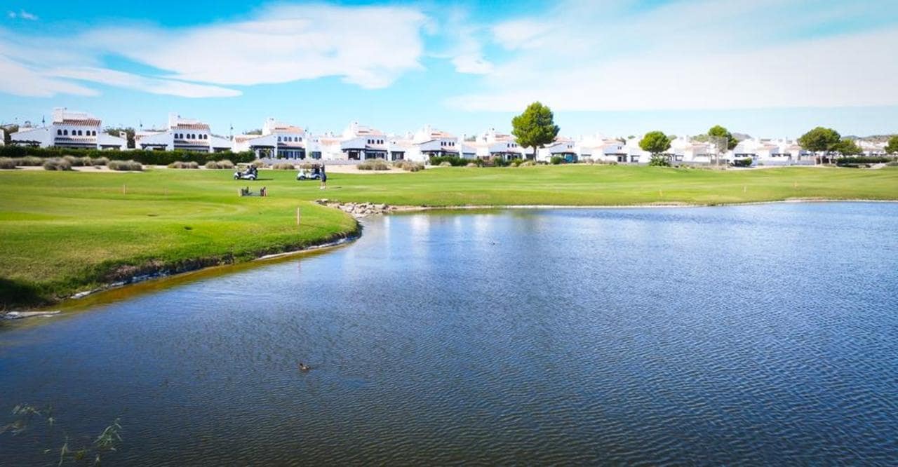 5 quarto Moradia para venda em El Valle Golf Resort com piscina garagem - 789 000 € (Ref: 9772413)