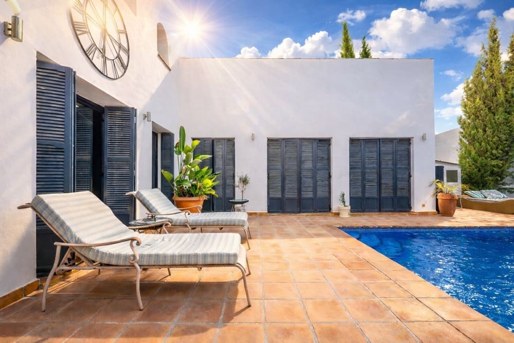 5 quarto Moradia para venda em El Valle Golf Resort com piscina garagem - 899 000 € (Ref: 9772422)