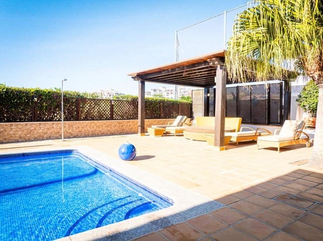 3 soveværelse Villa til salg i El Valle Golf Resort, Murcia by med swimmingpool garage - € 750.000 (Ref: 9819162)