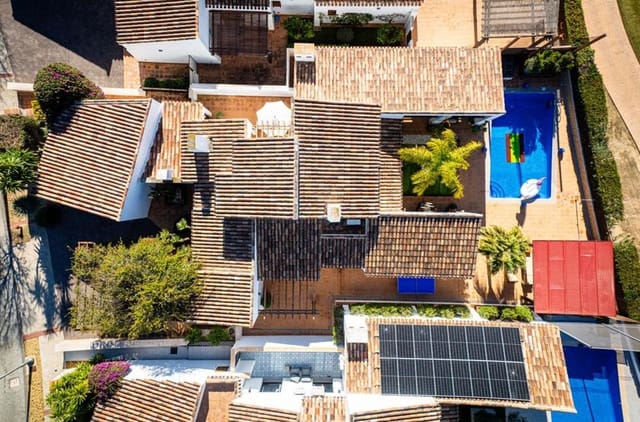 3 soveværelse Villa til salg i El Valle Golf Resort, Murcia by med swimmingpool garage - € 750.000 (Ref: 9819162)