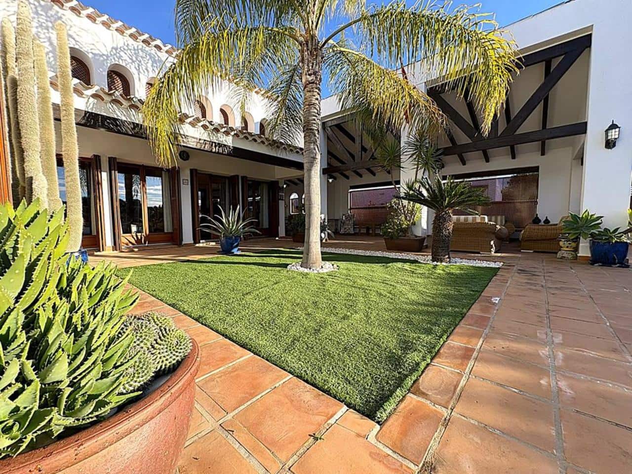 3 soverom Villa til salgs i El Valle Golf Resort med svømmebasseng garasje - € 750 000 (Ref: 9819162)