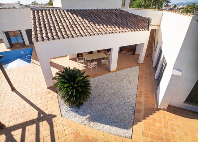 5 makuuhuone Huvila myytävänä paikassa El Valle Golf Resort, Murcia kaupunki mukana uima-altaan 
autotalli - 750 000 € (Ref: 9887863)