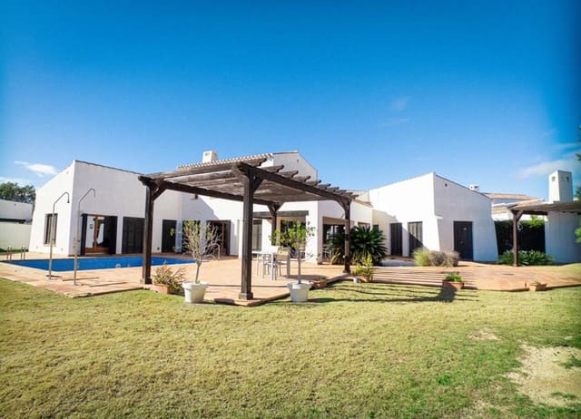 5 makuuhuone Huvila myytävänä paikassa El Valle Golf Resort, Murcia kaupunki mukana uima-altaan 
autotalli - 750 000 € (Ref: 9887863)