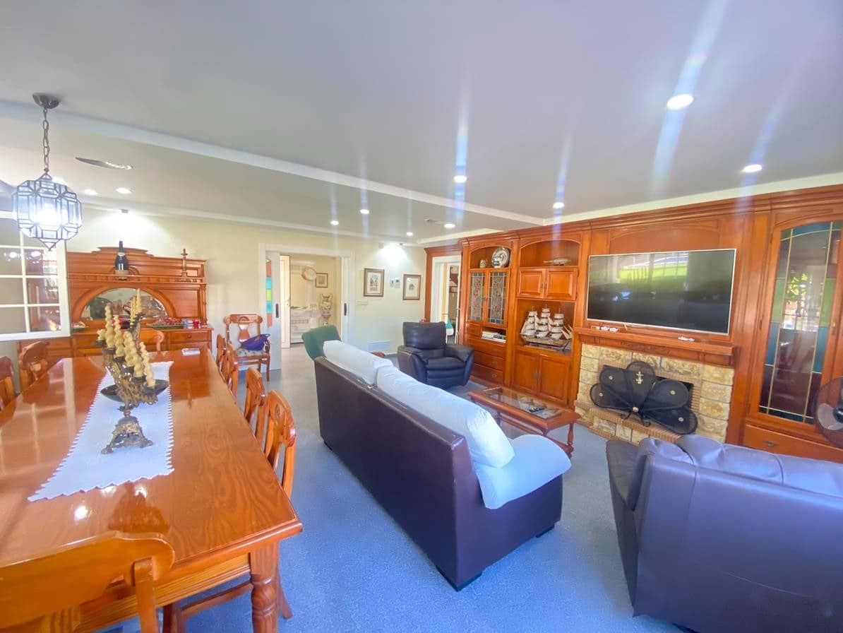 8 soverom Villa til salgs i Cabo Roig med svømmebasseng garasje - € 1 490 000 (Ref: 9887864)