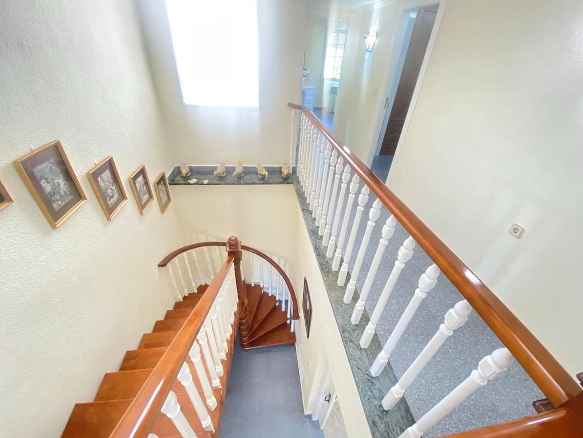8 soverom Villa til salgs i Cabo Roig med svømmebasseng garasje - € 1 490 000 (Ref: 9887864)